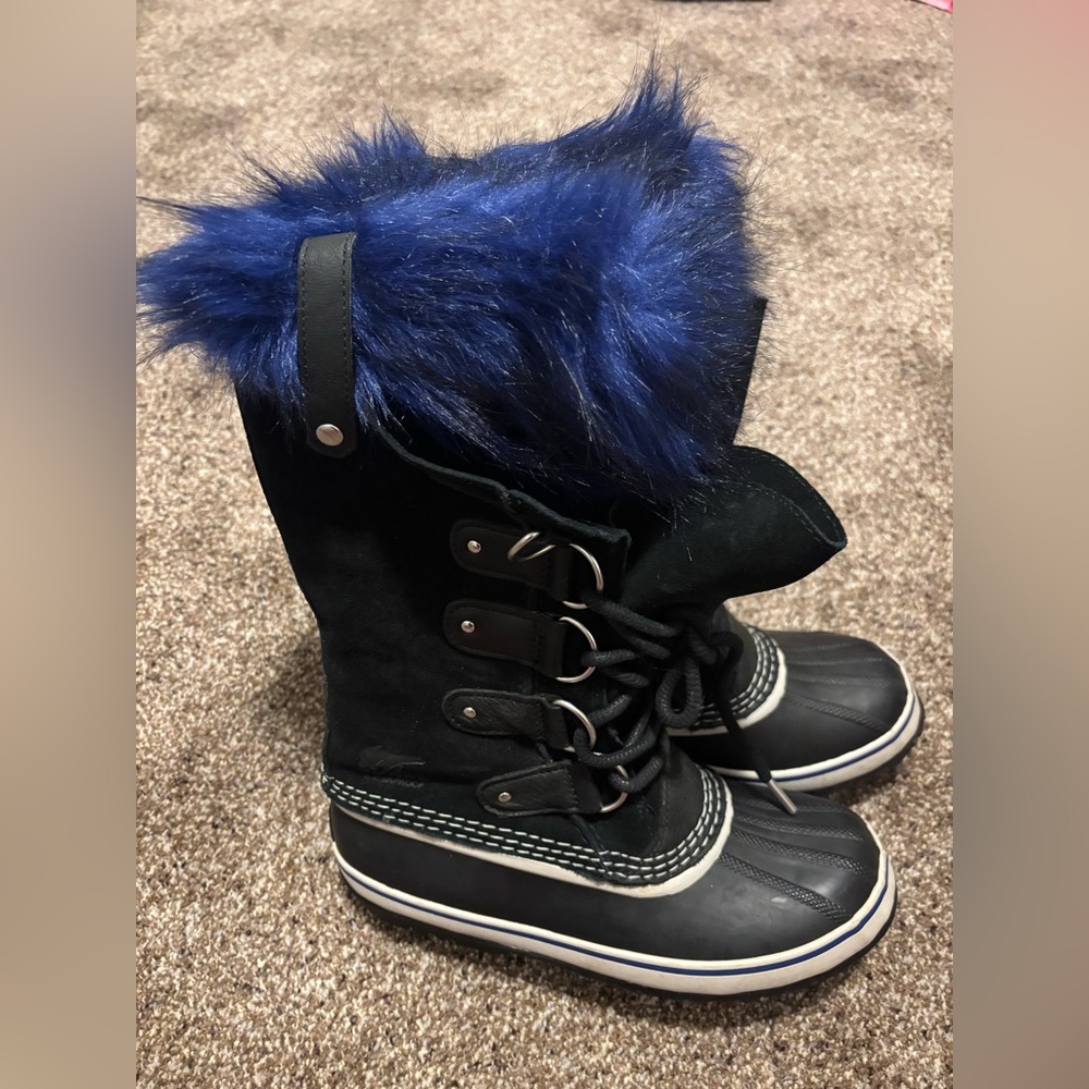 Sorel Black and Blue Faux Fur Boots
